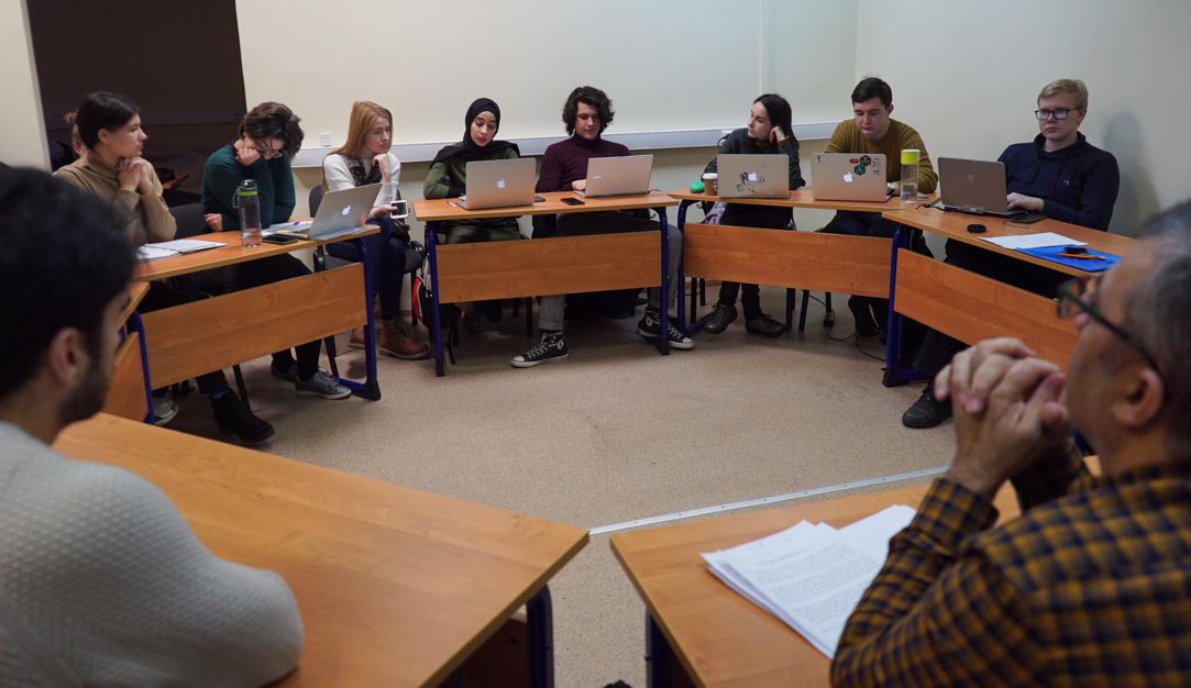Состоялась 2-я часть круглого стола «Ислам в России: традиции и современность» на арабском языке
