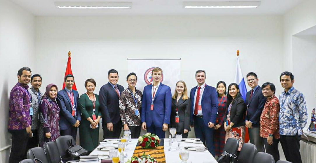 SIRS Professor Evgeny Kanaev Delivered a Guest Lecture to Young Diplomats from Asia-Pacific Countries