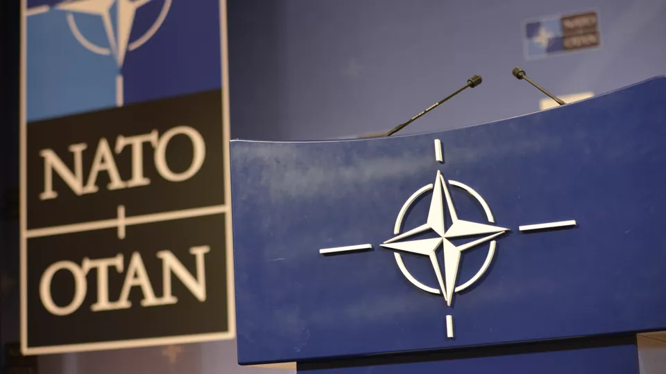 Иллюстрация к новости: НАТО vs Россия: учения "Стойкий защитник 2024"