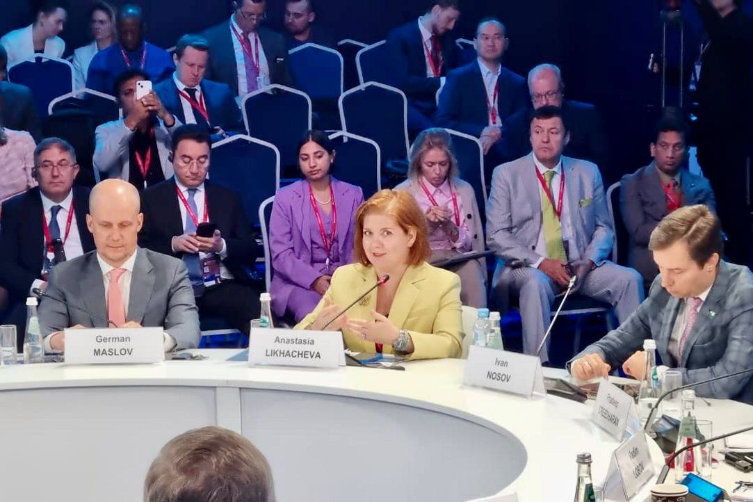 Анастасия Лихачева выступила экспертом сессии «Россия-Индия» в рамках ПМЭФ
